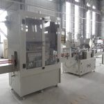 કોરોસિવ લિક્વિડ માટે સ્વચાલિત એંગલ નેક બોટલ ફિલિંગ કેપિંગ લાઇન