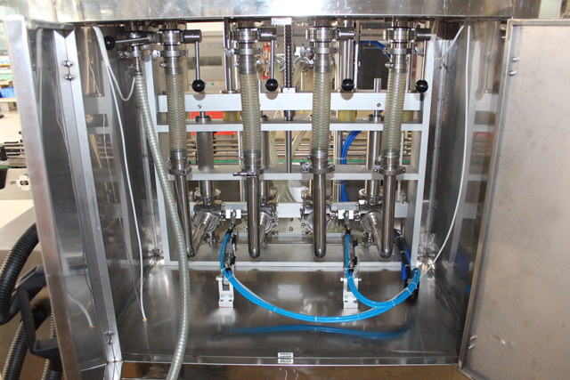 ફિલિંગ મશીન 4 હેડ (2).JPG