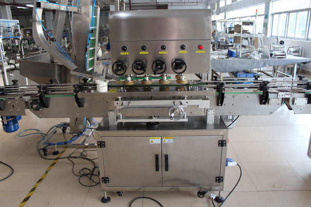 લિફ્ટિંગ સાથે કેપિંગ મશીન (3).JPG