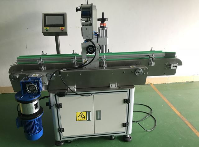 લેબલીંગ લિપસ્ટિક મશીન customized.jpg