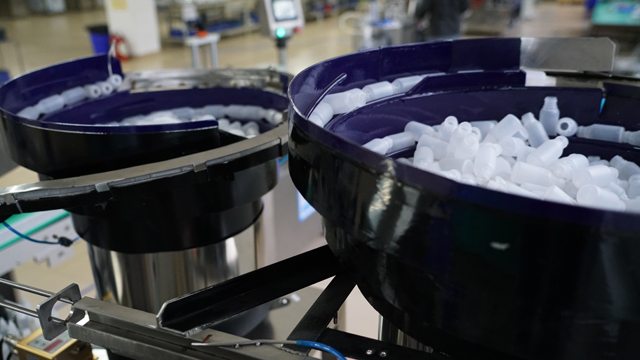 બોટલ ફીડર.jpg