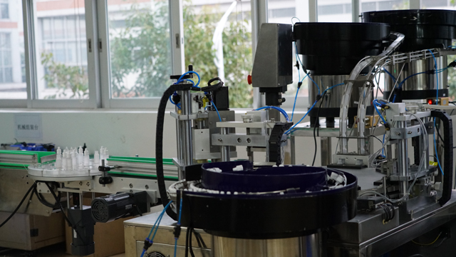 ફિલિંગ કેપીંગ લેબલીંગ pictures.jpg