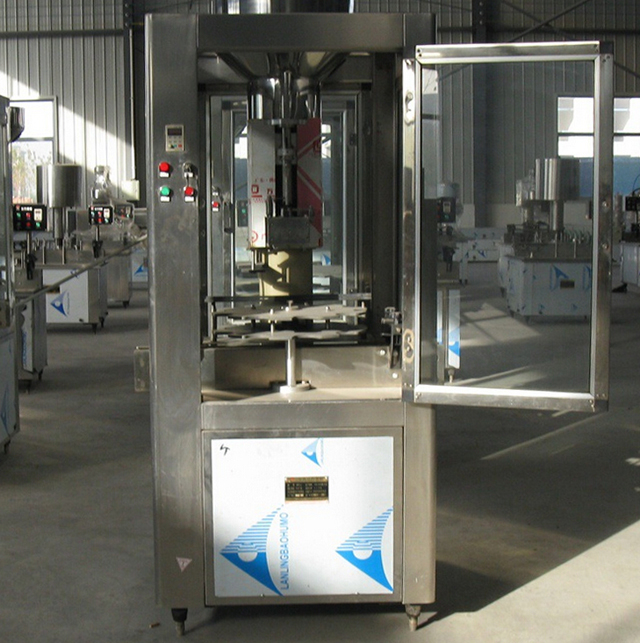 ઓટોમેટિક પ્લગીંગ machinery.jpg