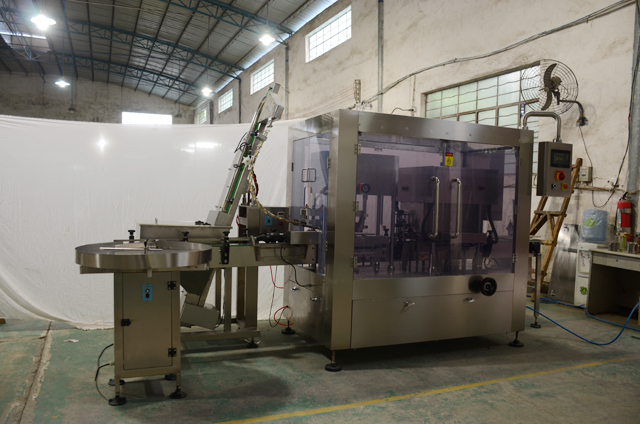 સ્વચાલિત વેક્યૂમ cappping.jpg