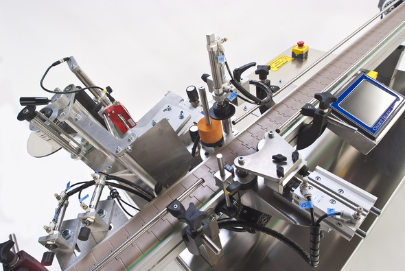 round bottle labeler equipment રાઉન્ડ બોટલ લેબલીંગ સાધનો.jpg