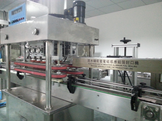 capping machine automatic high speed હાઇ સ્પીડ કેપીંગ machinery.jpg