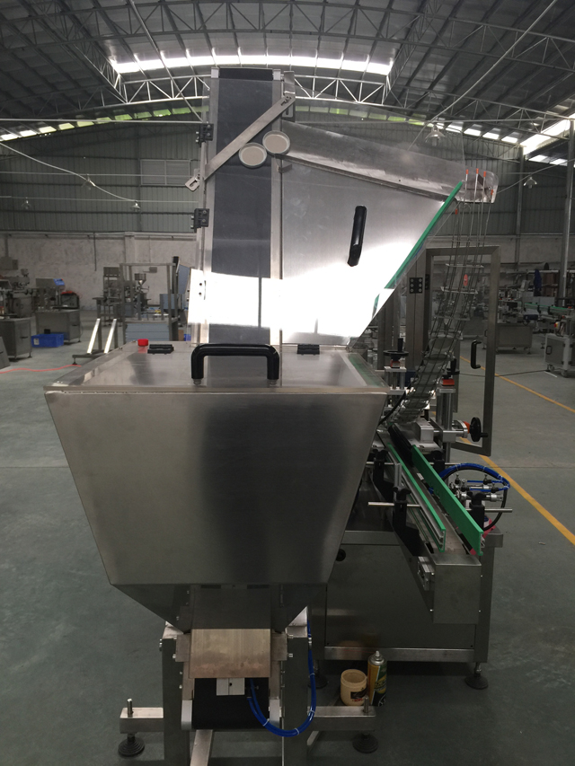 કૅપ્સ ઑટોમેટિક ફીડિંગ સિસ્ટમ.jpg