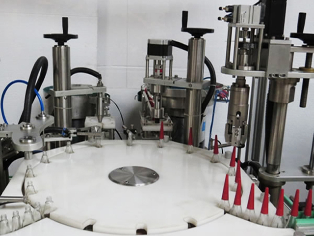 નેઇલ પોલીશ ફિલિંગ રોટરી કેપીંગ.જેપીજી