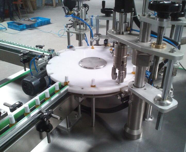 ફિલિંગ નોઝલ cappping.jpg