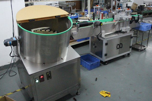 બોટલ અનસ્ક્રેમ્બલર ફીડિંગ (3).jpg