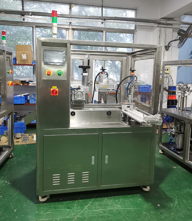 સંગ્રહ ટાંકીમાં મશીન.jpg