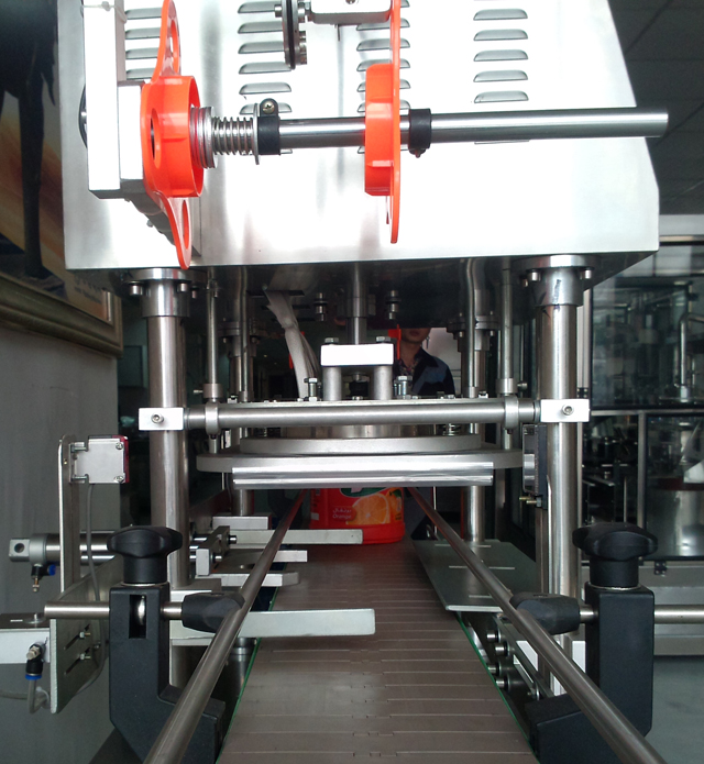 conveyor belt for jars sealing machine ફિલ્મ loading.jpg માટે રોલર