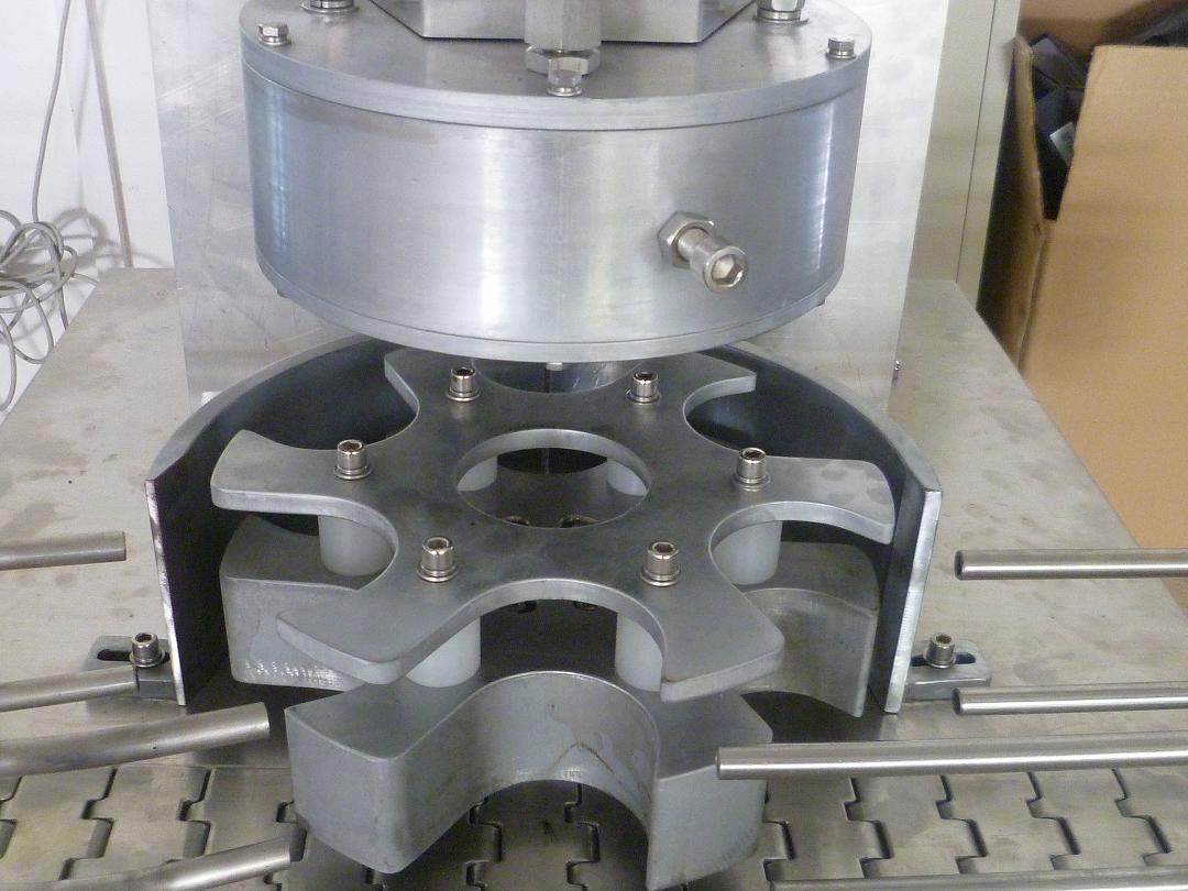 rotary vacuum capper machinery વેક્યુમ કેપીંગ મશીન રોટરી હેડ.જેપીજી