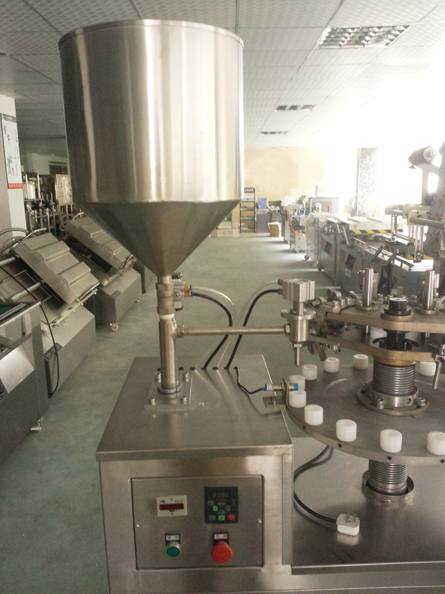 metal tubes filling sealing machine in stock ટ્યુબ ફિલર સીલર hopper.jpg