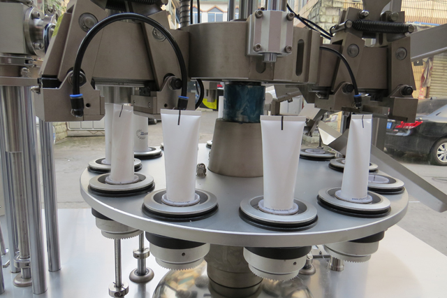 ટ્યુબ ફિલર સીલર line.jpg