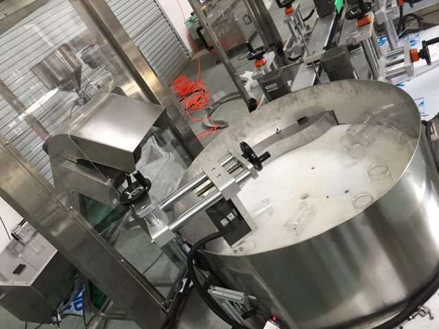 બોટલ્સ અનસ્ક્રેમ્બલર લિફ્ટિંગ સિસ્ટમ.jpg