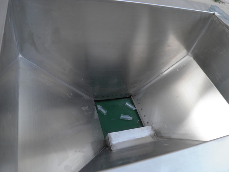 E liquid unscrambler for filling capping line E liquid.jpg માટે બોટલ અનસ્ક્રેમ્બલર