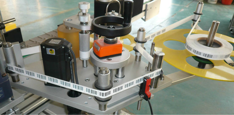 અપ ડાઉન ડબલ સાઇડ સેલ્ફ એડહેસિવ લેબલ સ્ટિકિંગ મશીન