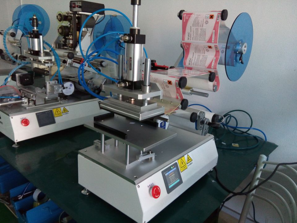 labeling machines Jacob.jpg માટે કસ્ટમાઇઝ કરેલ બેગ લેબલીંગ મશીનરી