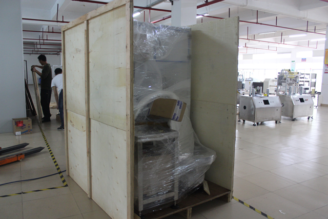 આડી લેબલીંગ માટે લાકડાના કેસ પેકિંગ (1).JPG