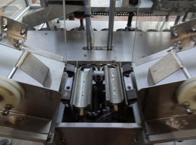 ટ્યુબ હોલ્ડર્સ માટે ચુટ.jpg