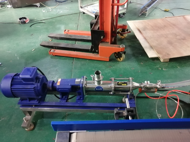 મિક્સિંગ હીટર સાથે 12 હેડ ફિલિંગ મશીન (3).jpg