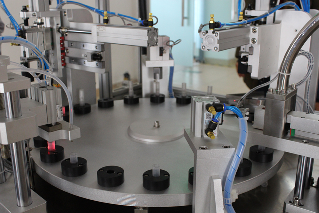 ફિલિંગ પ્રેસિંગ મશીન automatic.jpg