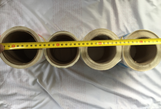 labeling.jpg માટે લેબલોના રોલ્સ