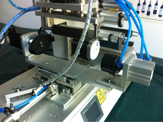 લેબલીંગ મશીનો લેબલીંગ હેડ .jpg