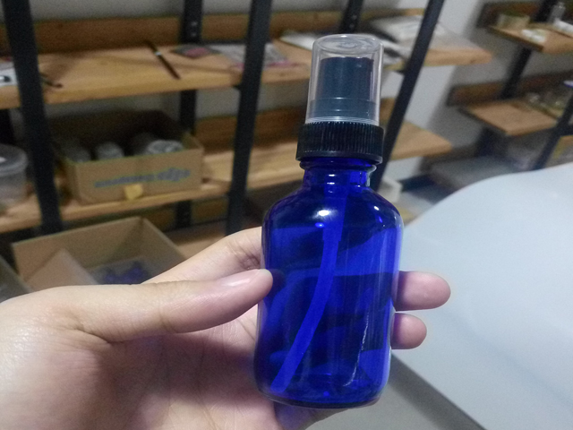 આવશ્યક તેલની બોટલ.jpg