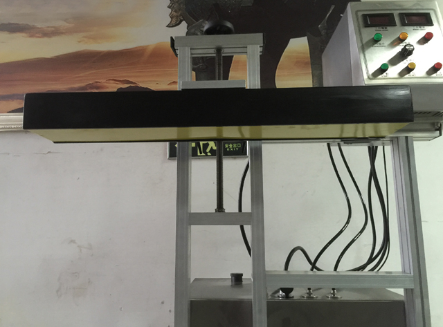 વોટર કૂલિંગ ઇન્ડક્શન સીલિંગ machinery.jpg