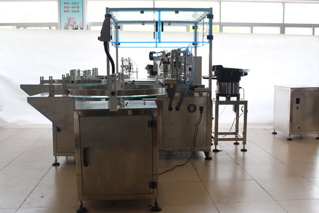 ફિલિંગ કેપિંગ આવશ્યક તેલ machine.jpg