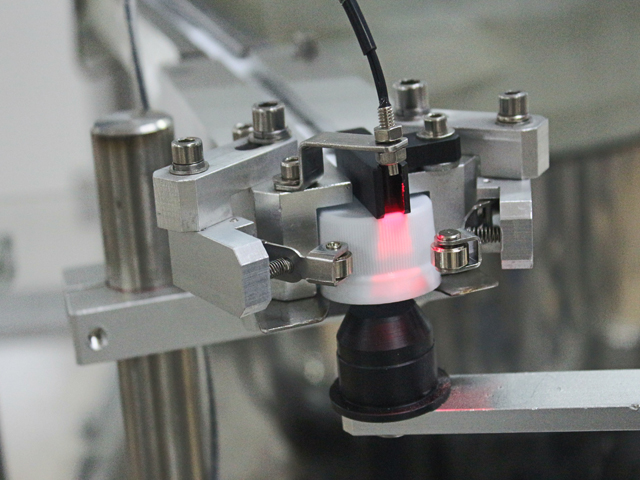 વિગતો.jpg માં મશીનરી કેપિંગ