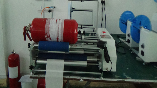 અગ્નિશામક ઉત્પાદનો માટે લેબલર સાધનો.