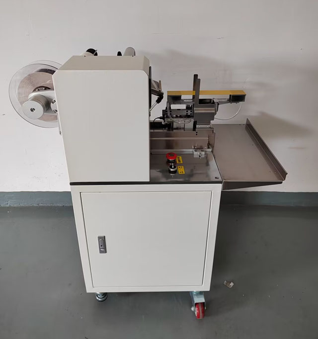 ડોગ ફૂડ પેકિંગ લેબલર (5).jpg