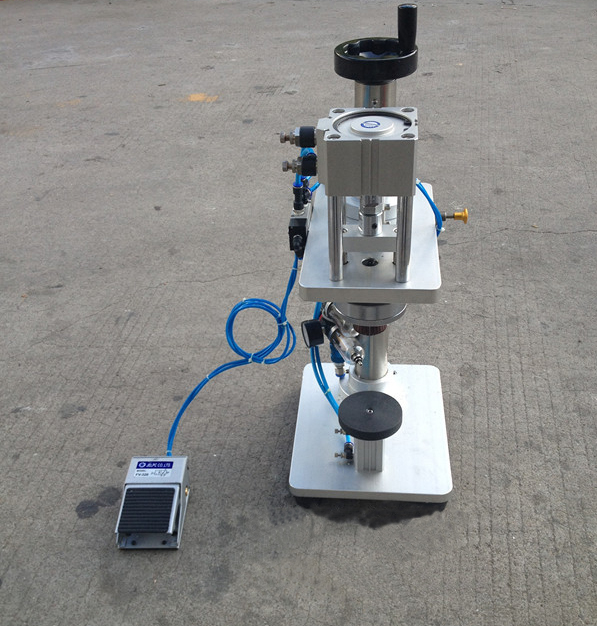 perfume pneumatic crimper equipments અત્તર વાયુયુક્ત crimper.jpg