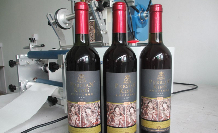 semi automatic labeling machine લેબલીંગ સાધનો.jpg