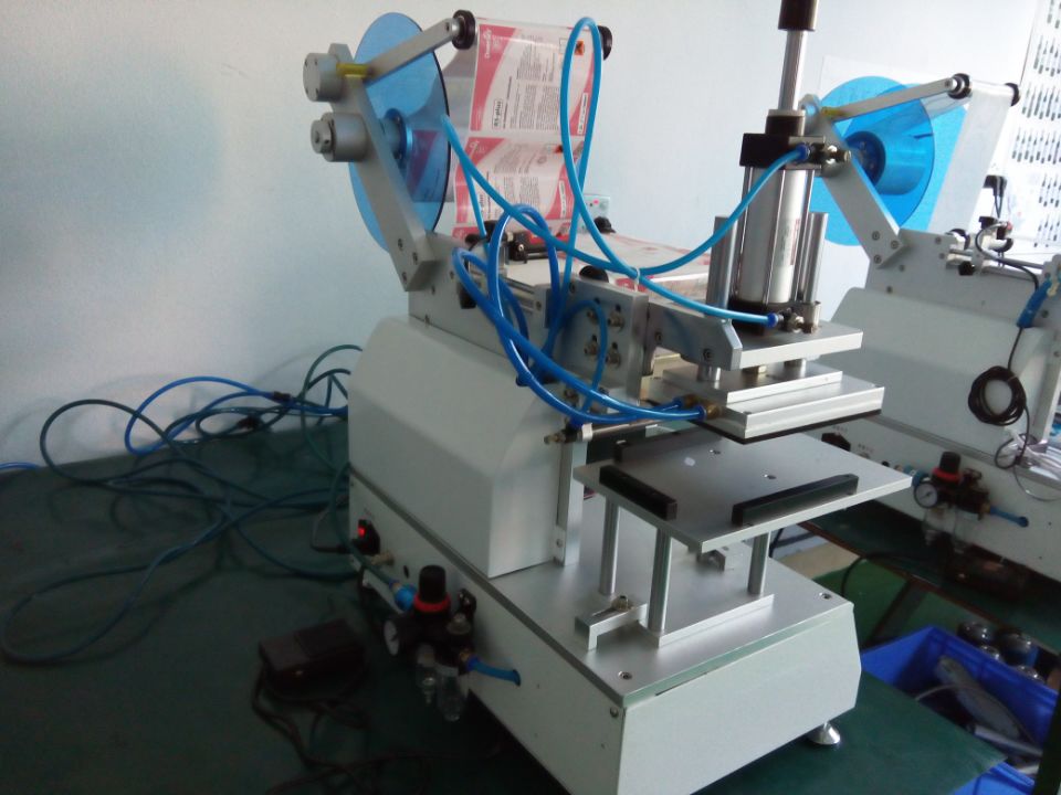 bags labeling machine customized બેગ લેબલીંગ machines.jpg માટે બેક શોટ