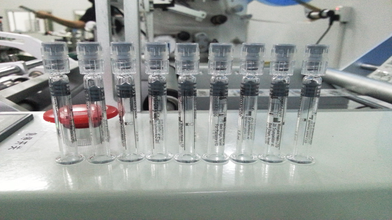 syringes.jp માટે લેબલીંગ મશીન સેમી ઓટોમેટિક ટચ સ્ક્રીન
