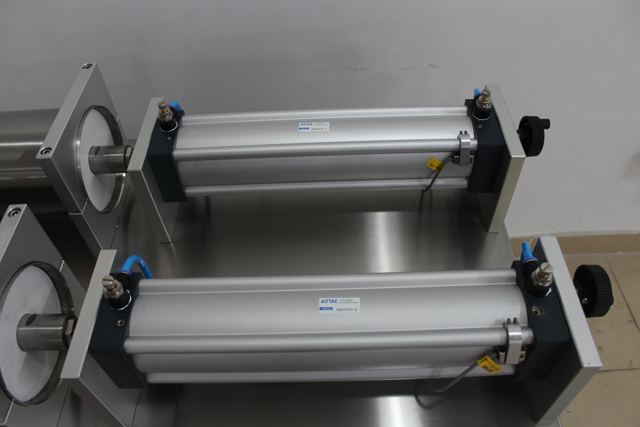 ન્યુમેટિક ફિલિંગ મશીનરી.jpg