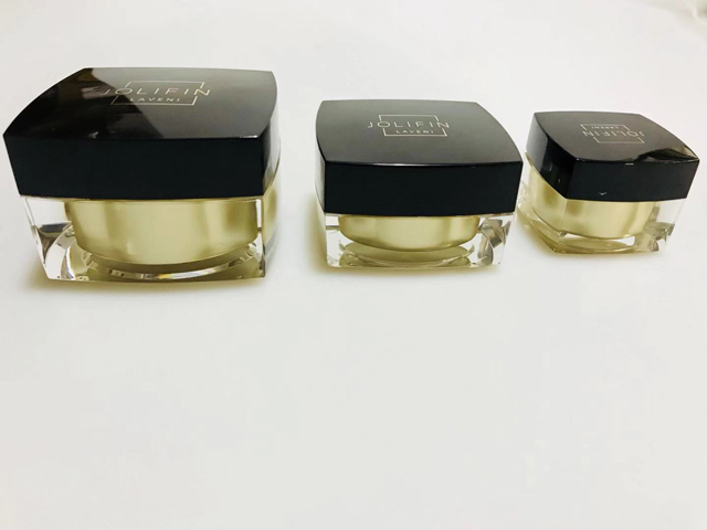 સીલિંગ કેપર માટે ચોરસ કાળા જાર