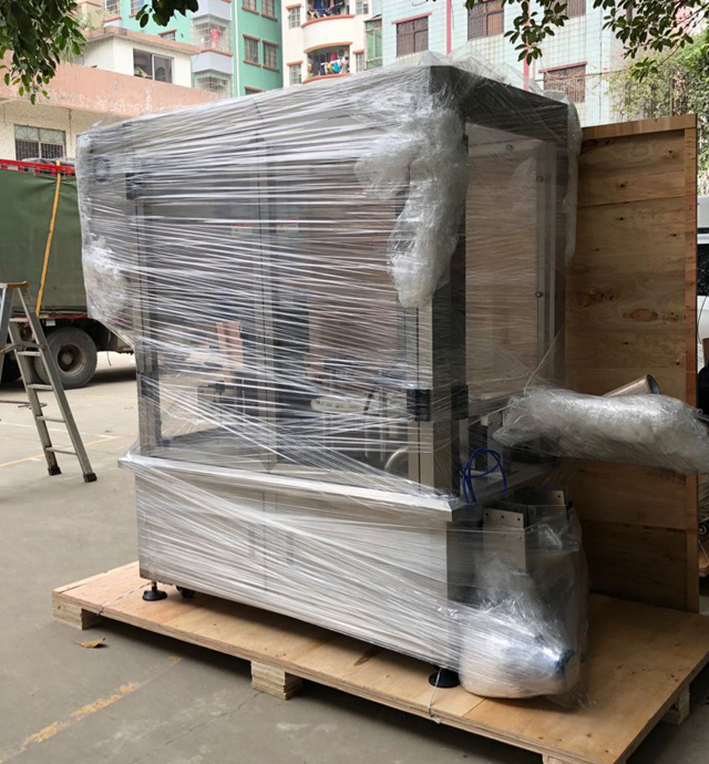 લાકડાના કેસમાં ક્રીમ જાર કેપિંગ મશીન